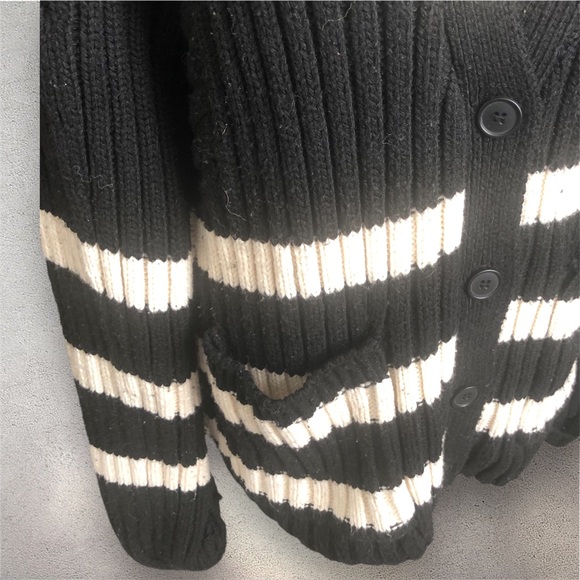 ▪️Zara v neck striped cardigan▪️ - Picture 4 of 9